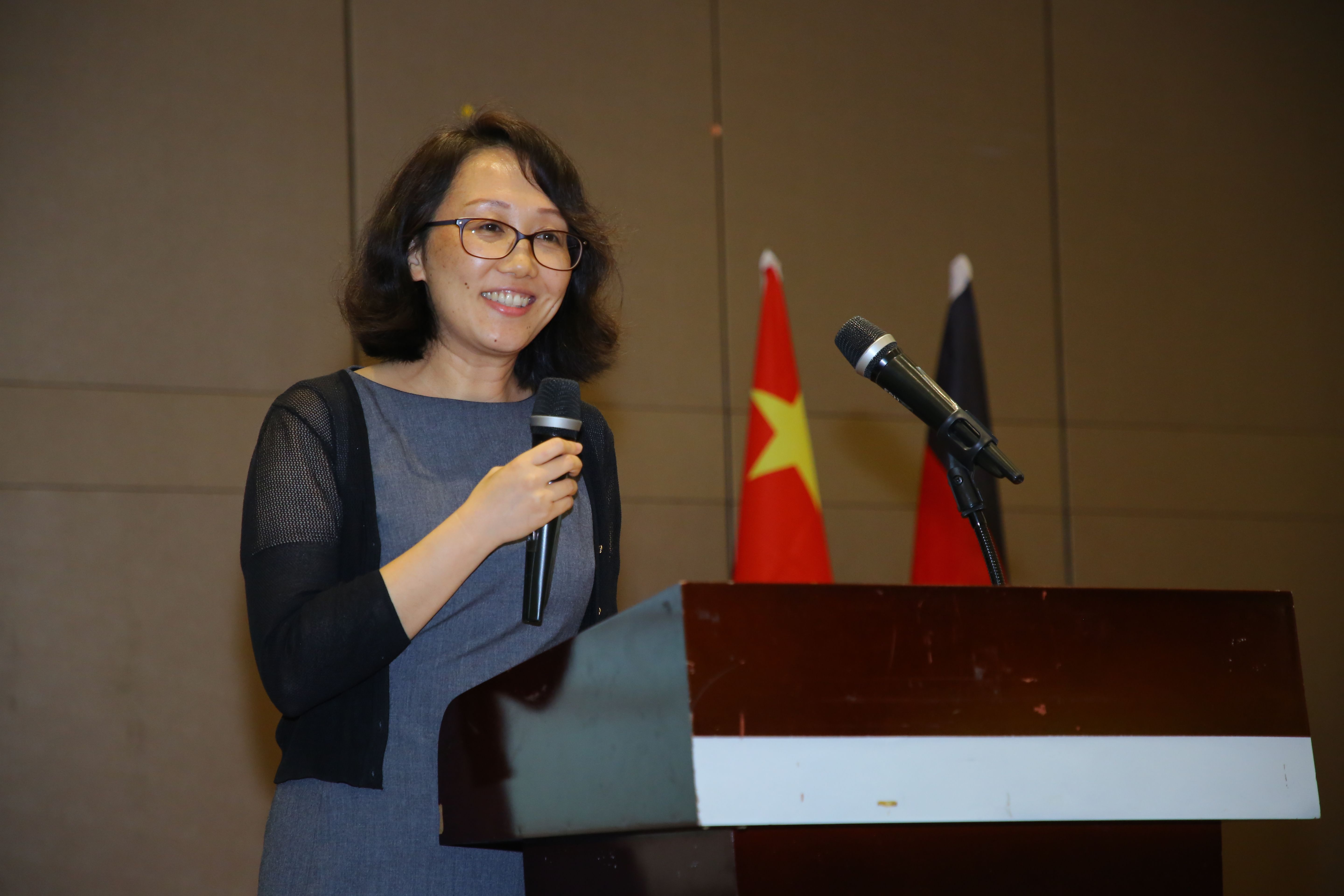 Ms. Yin Yuxia, project director of Sino-German Energy Partnership giving opening speech during the roundtable event, ©CWEA